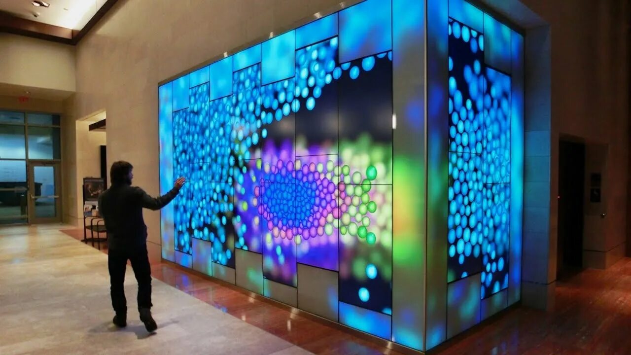 Эмоциональный маркетинг через LED-экраны — как визуал влияет на решение