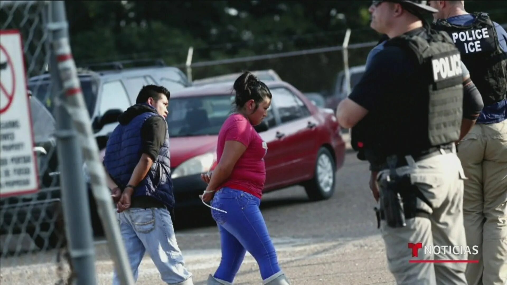 В США начались массовые рейды и новые меры против мигрантов